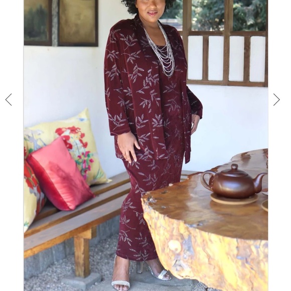 J. Peterman Jackets & Blazers - J. PETERMAN Vintage Burgandy Velvet Embossed Long Smoking Jacket